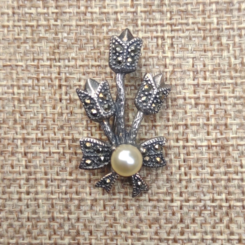 sterling marcasite bouquet of tulip flowers tied with a bow pearl brooch pin